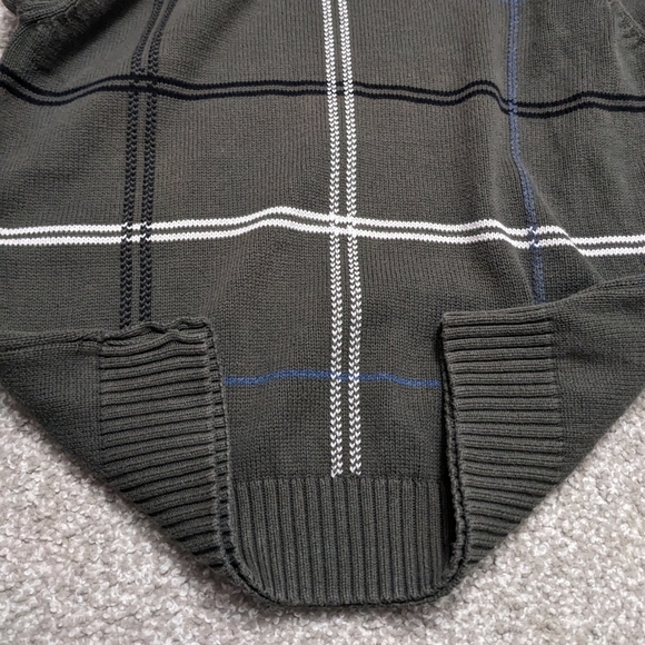 Dockers 100% cotton grey plaid crewneck pullover sweater (flawed) - Picture 10 of 14